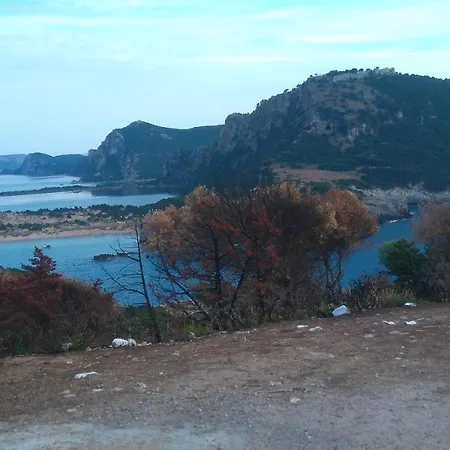 Aliki Nyaraló *